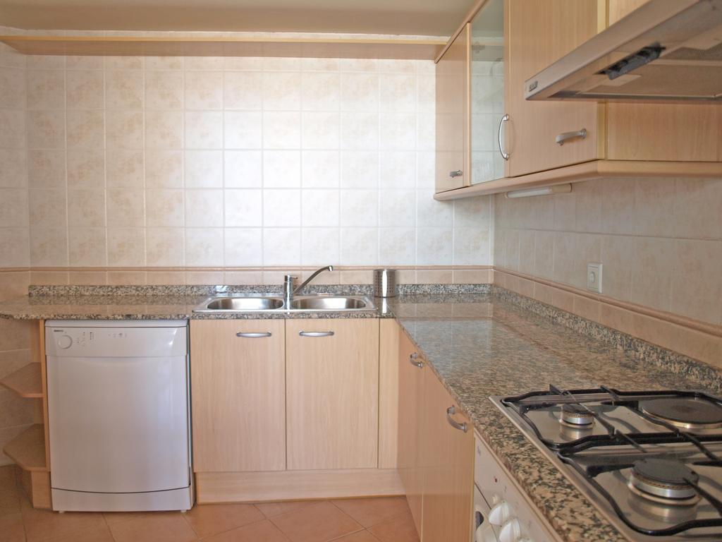 Апартаменты Apartup Yellow Opera View Валенсия Экстерьер фото