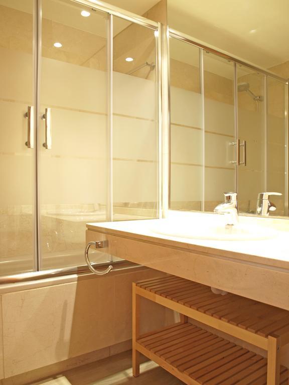 Апартаменты Apartup Yellow Opera View Валенсия Экстерьер фото