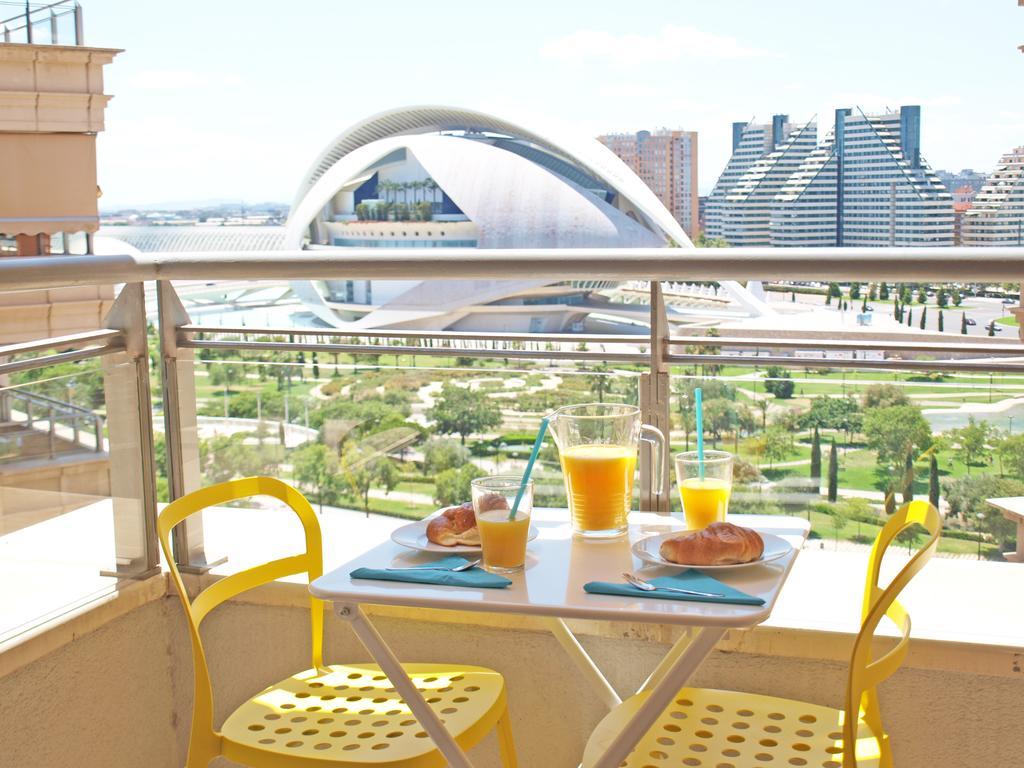 Апартаменты Apartup Yellow Opera View Валенсия Номер фото