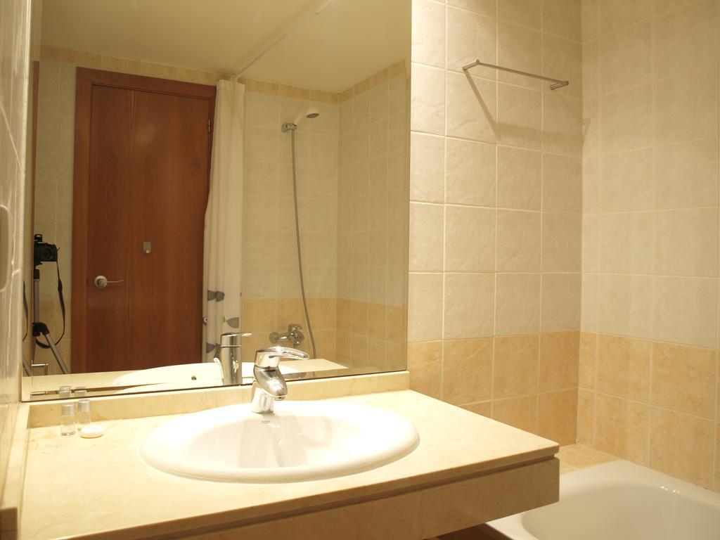 Апартаменты Apartup Yellow Opera View Валенсия Экстерьер фото